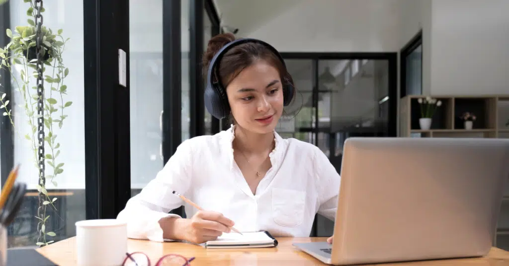Online Simultaneous Translation